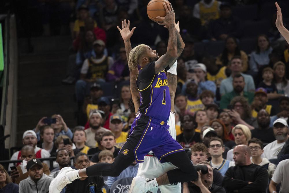 亮眼表现不 亮眼表现不