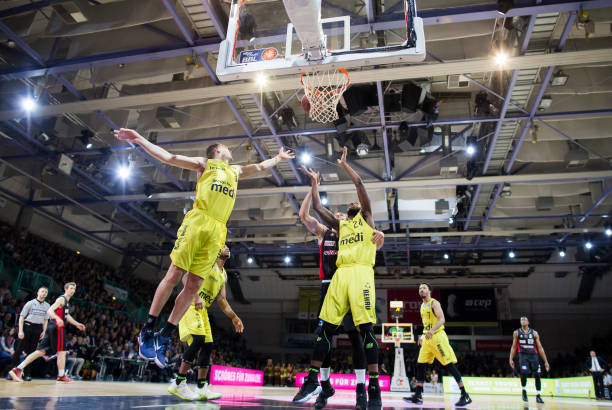 与国家队的 与国家队的